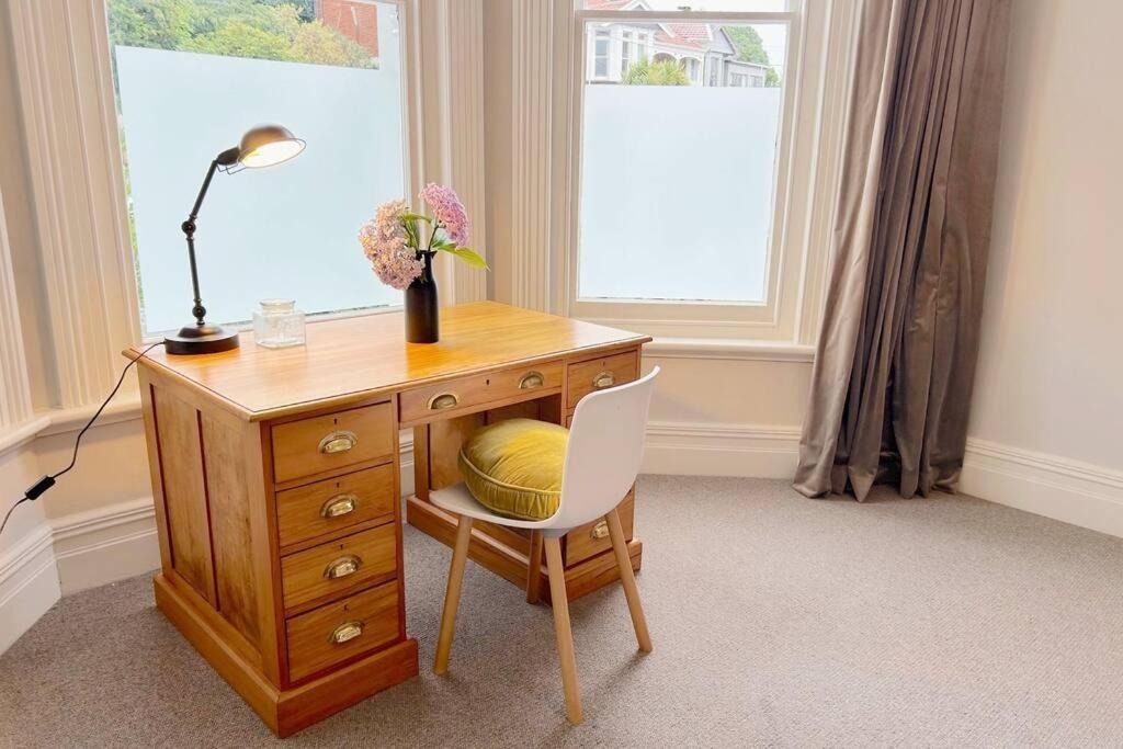 Heritage Honey - Walk To Octagon, Museum & Cafes Dunedin Esterno foto